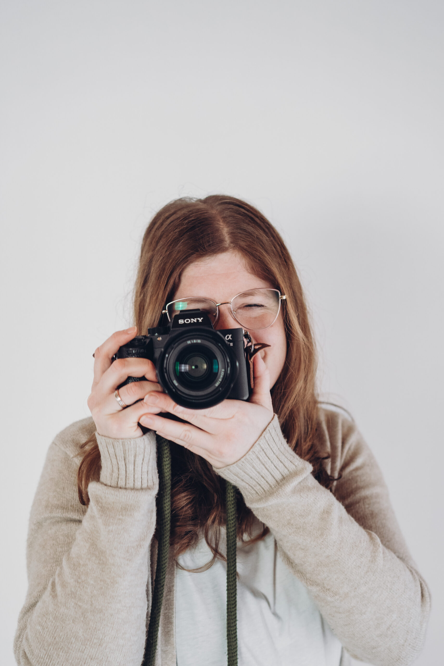Fotograf Olpe, Fotograf Siegen, Fotograf Gummersbach, Fotograf Sauerland, Babyfotos, Babybilder, Neugeborenenshooting, Newbornshooting, Newborn shooting, Babyshooting, Baby Fotoshooting, Babyfotoshooting, Neugeborenenfotos, Koeln, Siegen, Olpe, Wenden, Attendorn, Freudenberg, Gummersbach, Hagen, Dortmund, Bergisch Gladbach, Gießen, Familienfotos, Familienshooting, Familienfotoshooting, Geschenk zur Geburt, Weihnachtsgeschenk, Hebamme, Babybauchfotos, Babybauchshooting, Tageslichtstudio, Tageslichtstudio Wenden