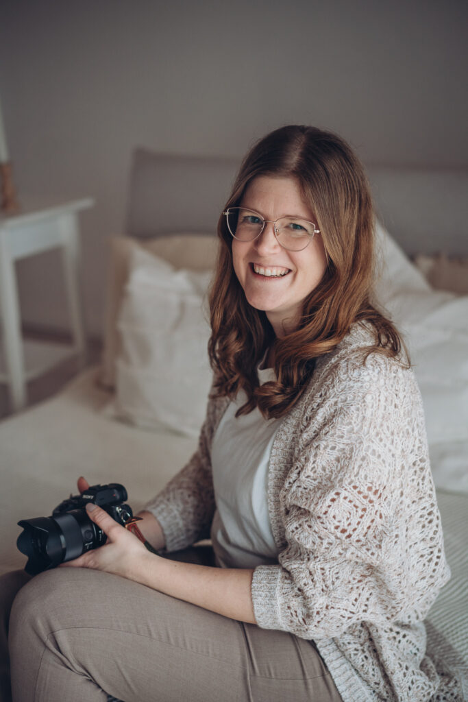 Fotograf Olpe, Fotograf Siegen, Fotograf Gummersbach, Fotograf Sauerland, Babyfotos, Babybilder, Neugeborenenshooting, Newbornshooting, Newborn shooting, Babyshooting, Baby Fotoshooting, Babyfotoshooting, Neugeborenenfotos, Koeln, Siegen, Olpe, Wenden, Attendorn, Freudenberg, Gummersbach, Hagen, Dortmund, Bergisch Gladbach, Gießen, Familienfotos, Familienshooting, Familienfotoshooting, Geschenk zur Geburt, Weihnachtsgeschenk, Hebamme, Babybauchfotos, Babybauchshooting, Tageslichtstudio, Tageslichtstudio Wenden
