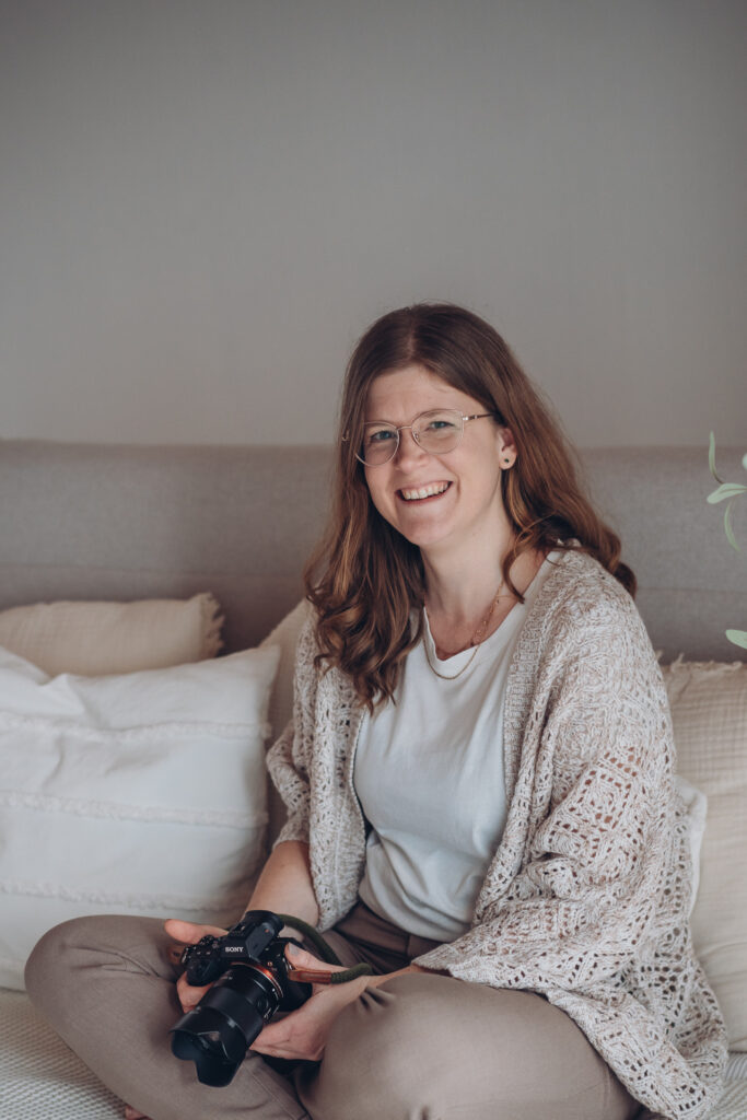 Fotograf Olpe, Fotograf Siegen, Fotograf Gummersbach, Fotograf Sauerland, Babyfotos, Babybilder, Neugeborenenshooting, Newbornshooting, Newborn shooting, Babyshooting, Baby Fotoshooting, Babyfotoshooting, Neugeborenenfotos, Koeln, Siegen, Olpe, Wenden, Attendorn, Freudenberg, Gummersbach, Hagen, Dortmund, Bergisch Gladbach, Gießen, Familienfotos, Familienshooting, Familienfotoshooting, Geschenk zur Geburt, Weihnachtsgeschenk, Hebamme, Babybauchfotos, Babybauchshooting, Tageslichtstudio, Tageslichtstudio Wenden